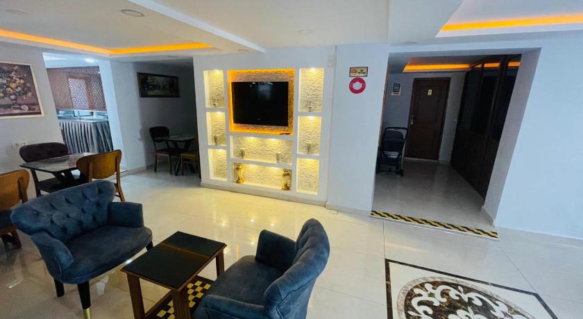 Hotel New House - main image