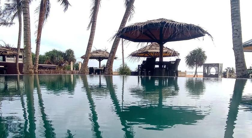 Surf Deck Resort & Restaurant photo