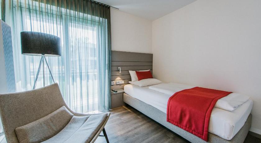 Schlosshotel Monrepos photo