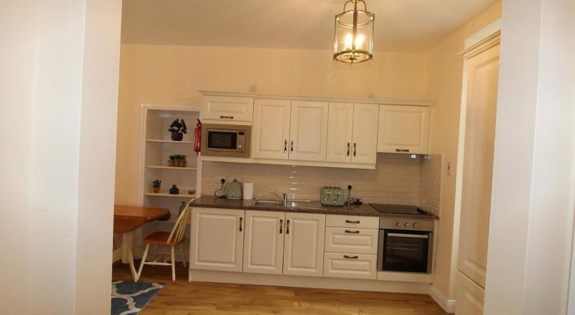 Garda House - image 2