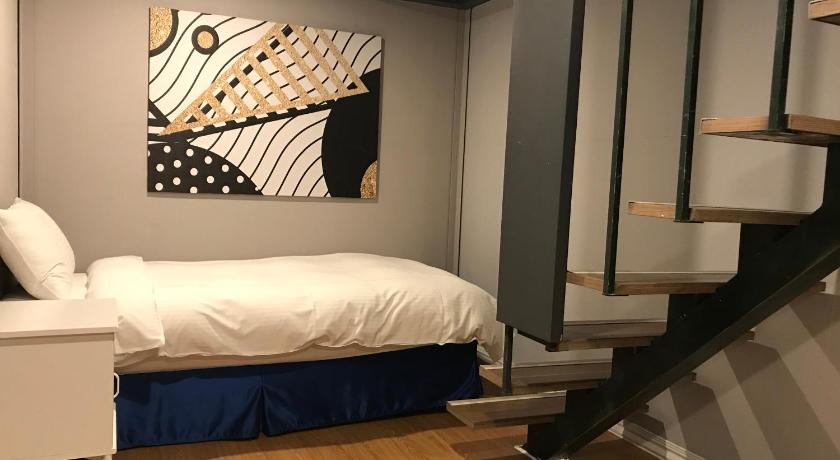 Image of Quadruple Room with Bath 7