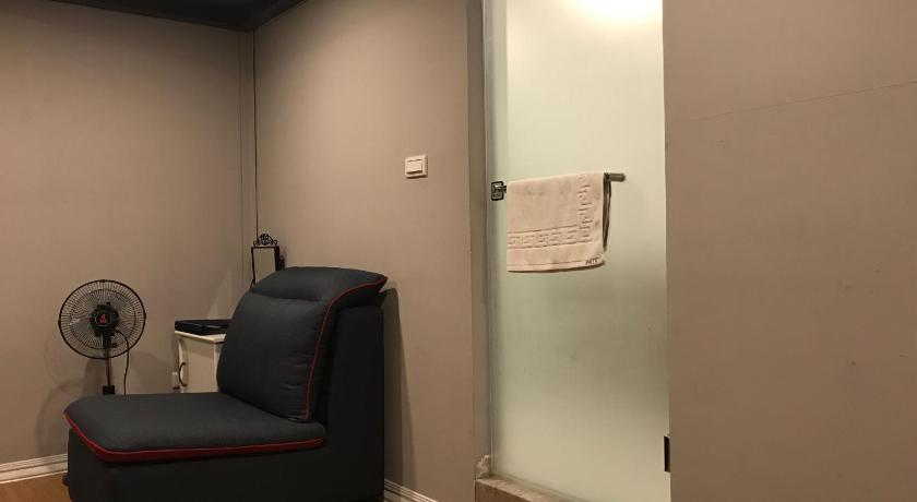 Image of Quadruple Room with Bath 9