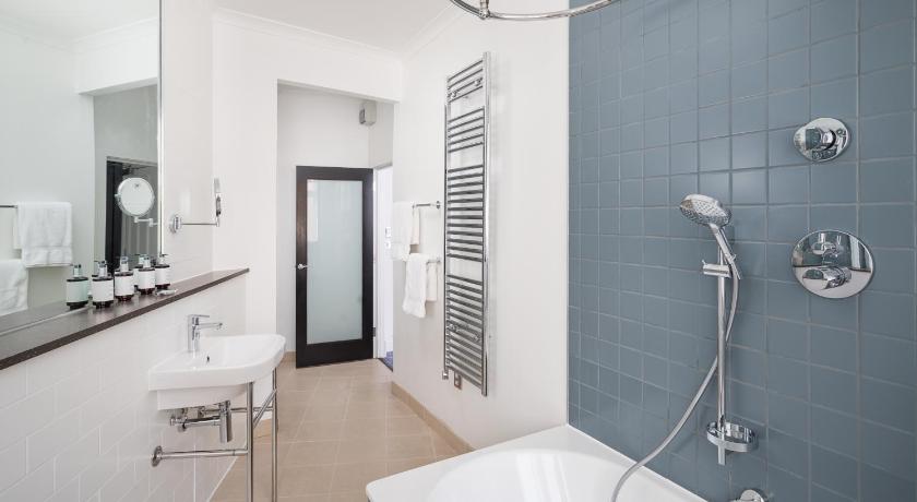 Image of 1 Bedroom Suite 1 King 2
