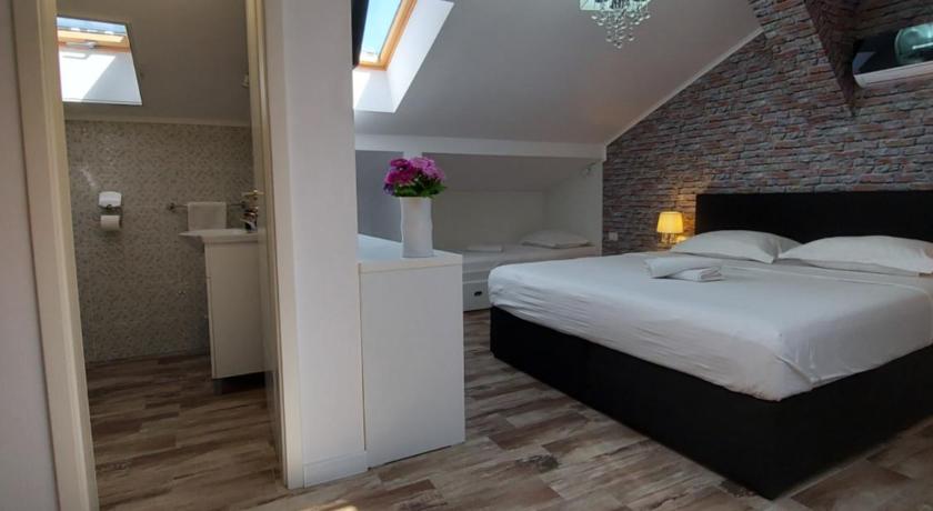 Timișoara Kevin&Jessica Rooms 3-Star Hotel lobby