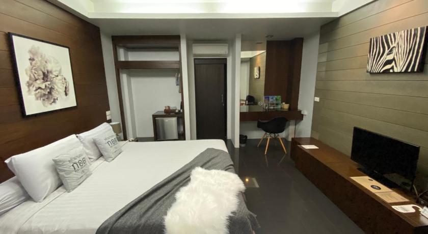 Image of Superior Double Bed 9
