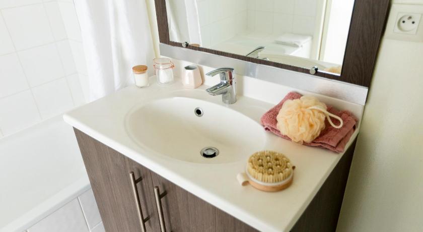 Aparthotel Adagio Access Orleans photo