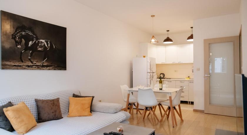 Modern, Work-friendly Apartment, City Kvart photo