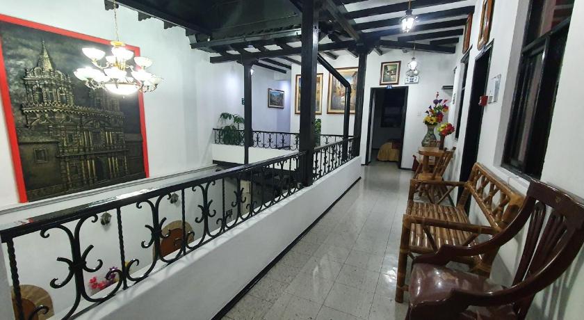 Hostal Flores photo