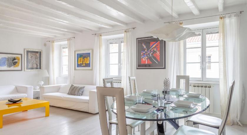 Luxury 350 Sq Mt flat with Terrace central Trieste - image 12