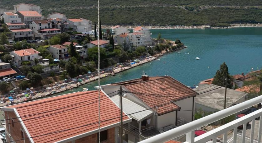 Villa Tiha luka photo