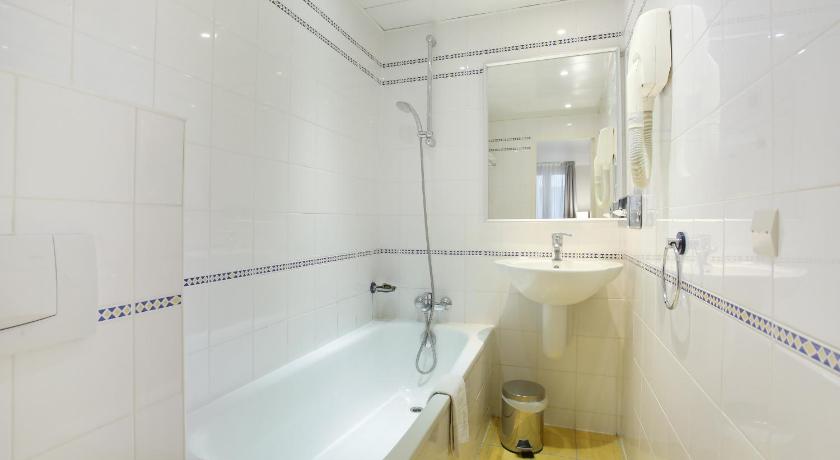 Image of Twin Room 7