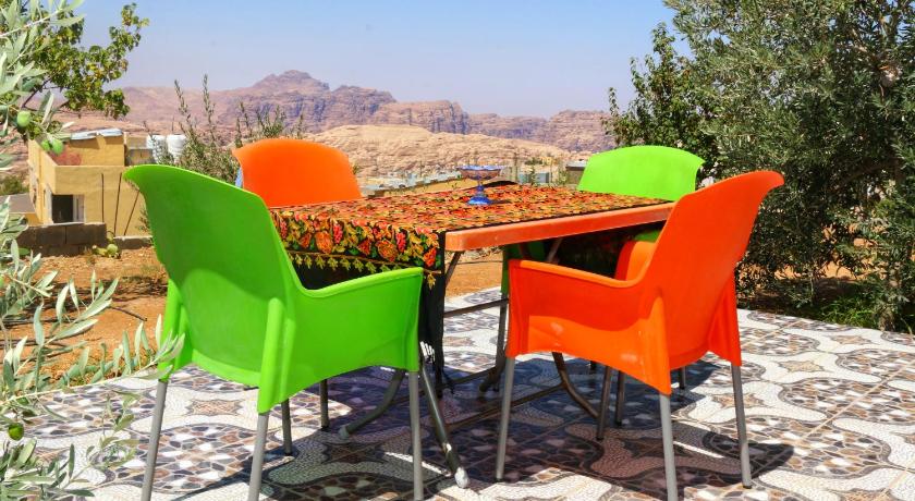 Petra Stones Inn — Hotel in Petra