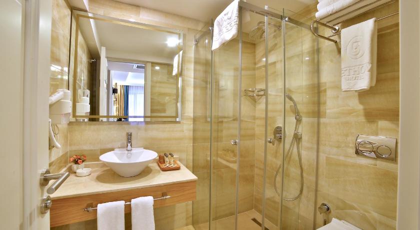 Image of Deluxe Triple Room 3
