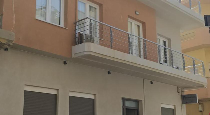 Heraklion Old Port Apartments — Hotel in Crete Island