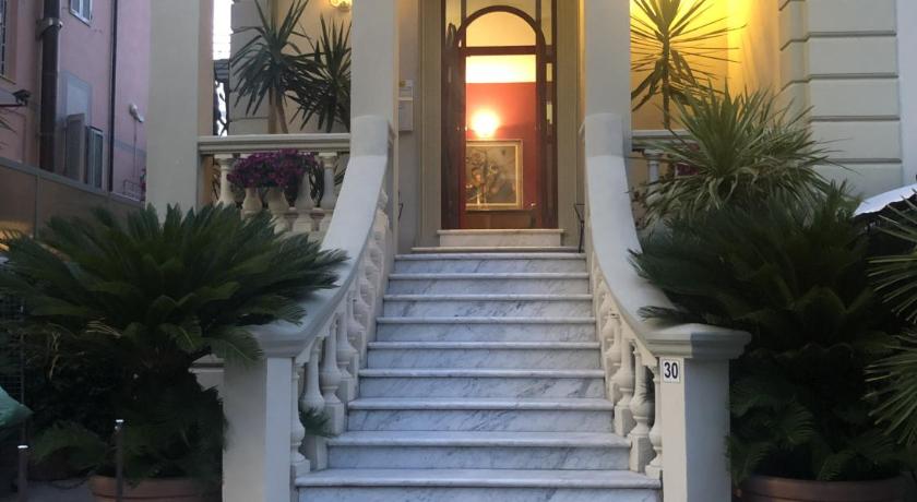 Hotel Regina photo