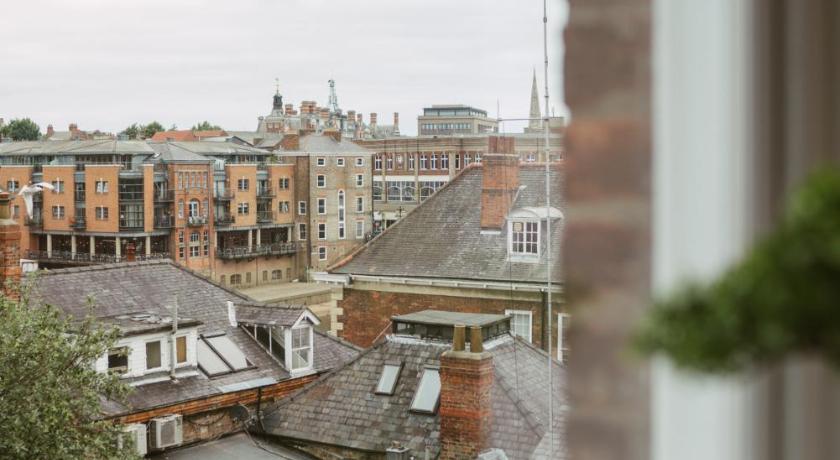 York Riverside Apartments photo