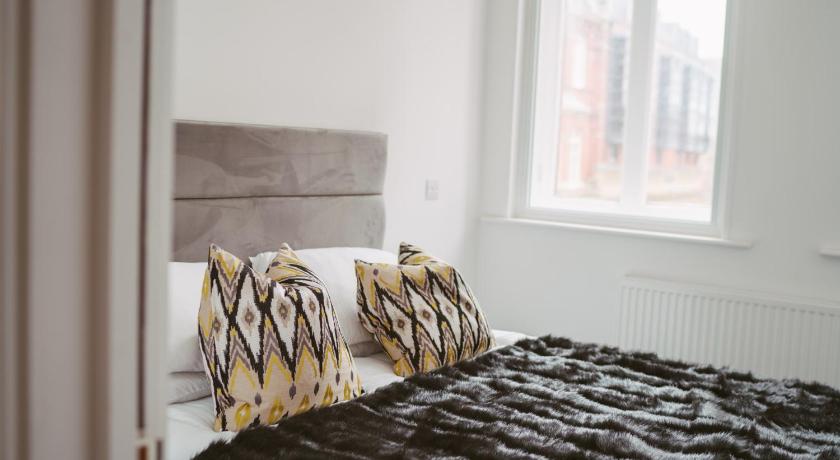 York Riverside Apartments photo