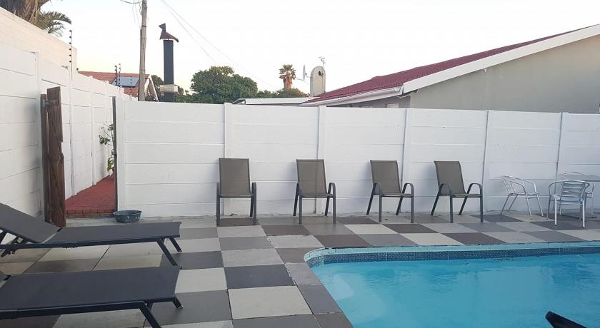 Ebi Okeng Attorneys Inc, 11 Byron Road Table VIew photo