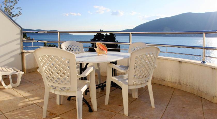 Apartments Villa Kukoljac — Hotel in Herceg Novi