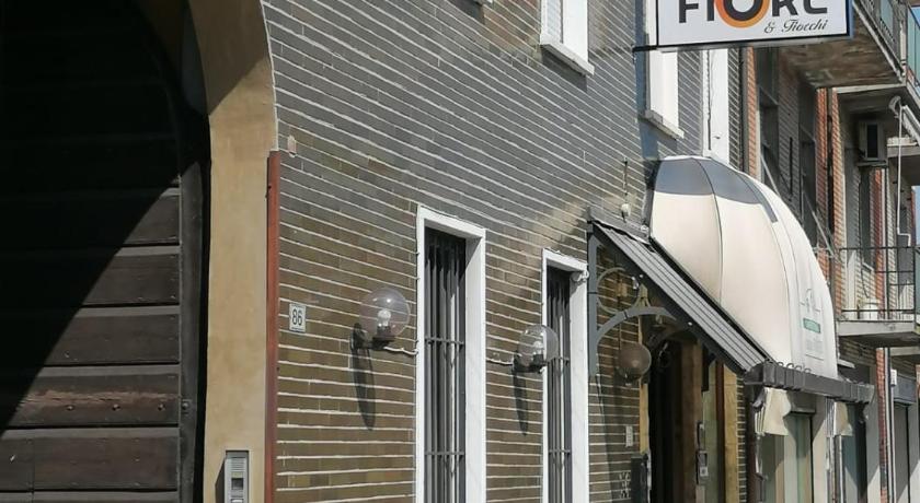 HOTEL FIORE & Fiocchi