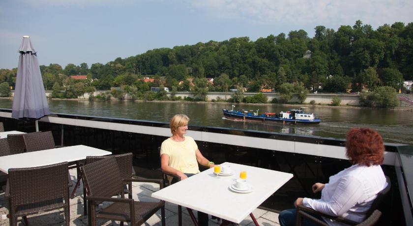 Rotel Inn photo