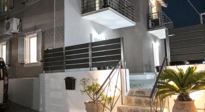 Angelos Apartments photo