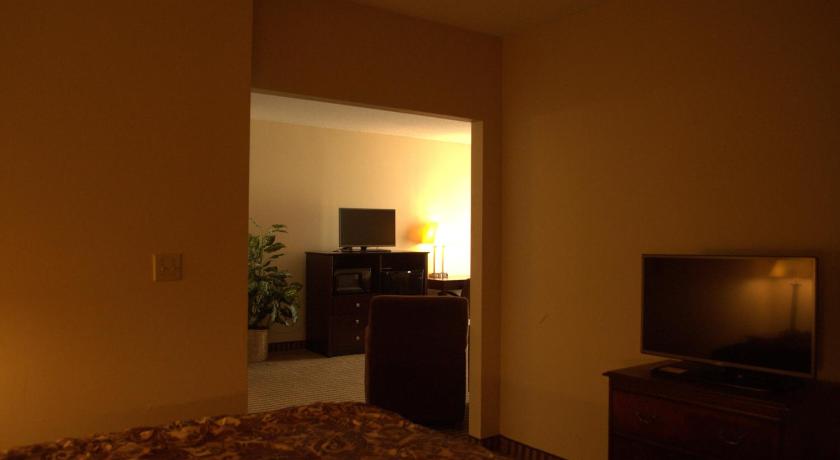 Rodeway Inn & Suites