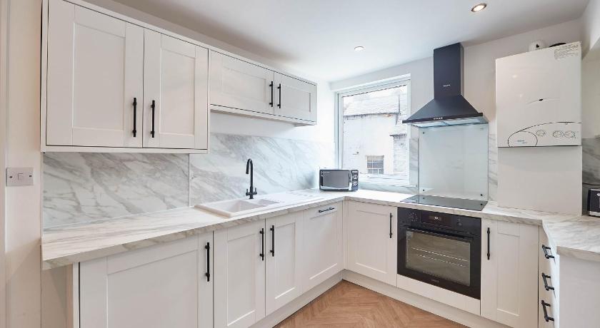 Host & Stay - Whitby Heights photo