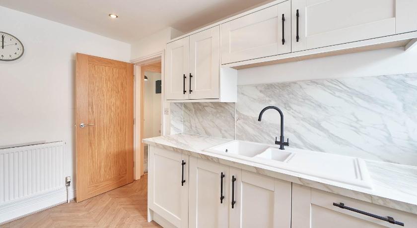 Host & Stay - Whitby Heights photo