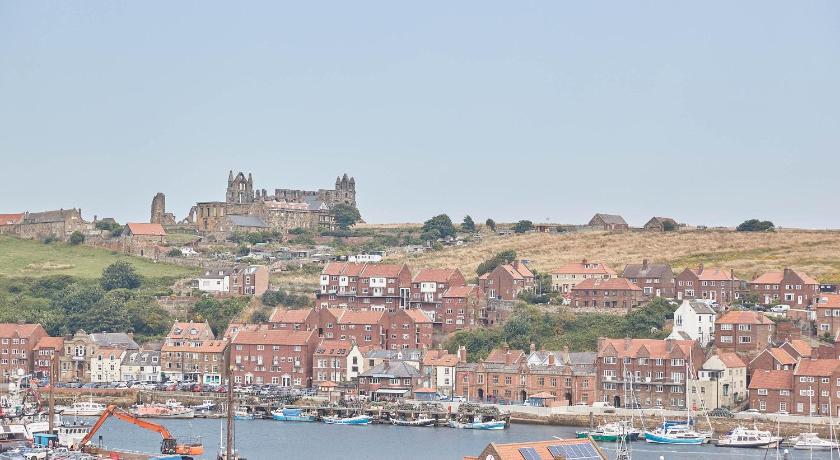Host & Stay - Whitby Heights photo
