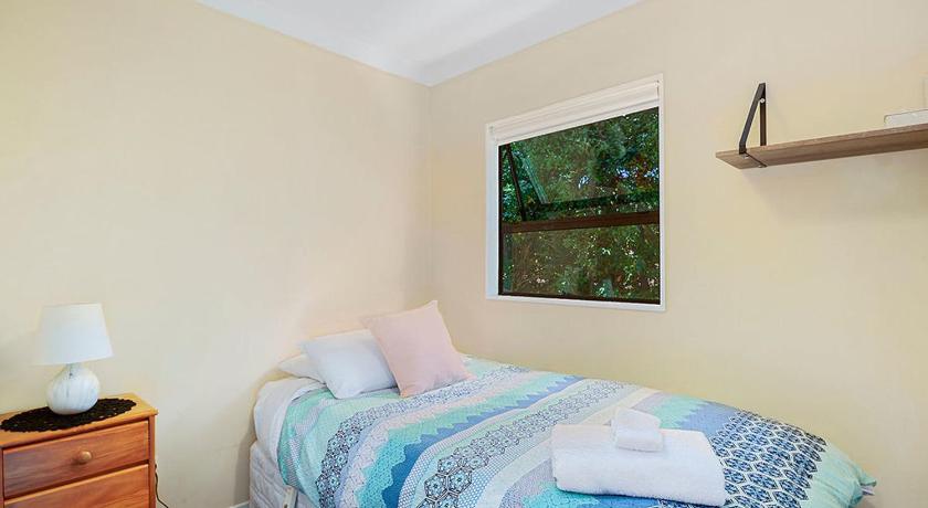 Acacia Bay Getaway - Lake Taupo Holiday Home photo