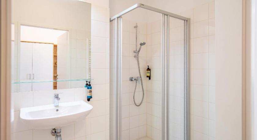 FeelGood Apartments SmartLiving | contactless check-in photo