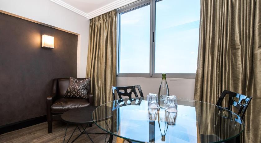 Image of Deluxe Double or Twin Room with Bath 9