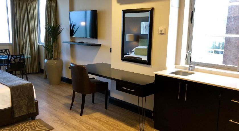 Image of Deluxe Double or Twin Room with Bath 8