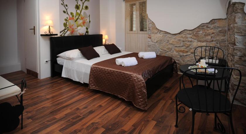 Rooms &amp; Apartment Lasta — Hotel in Split