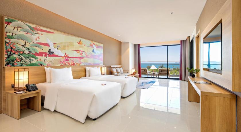 Image of Deluxe Twin Panoramic Ocean View 0