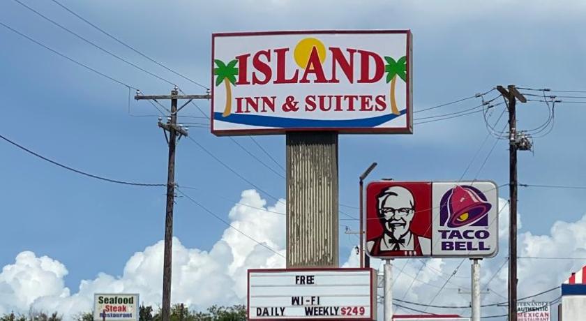 Island Suites Bay City photo