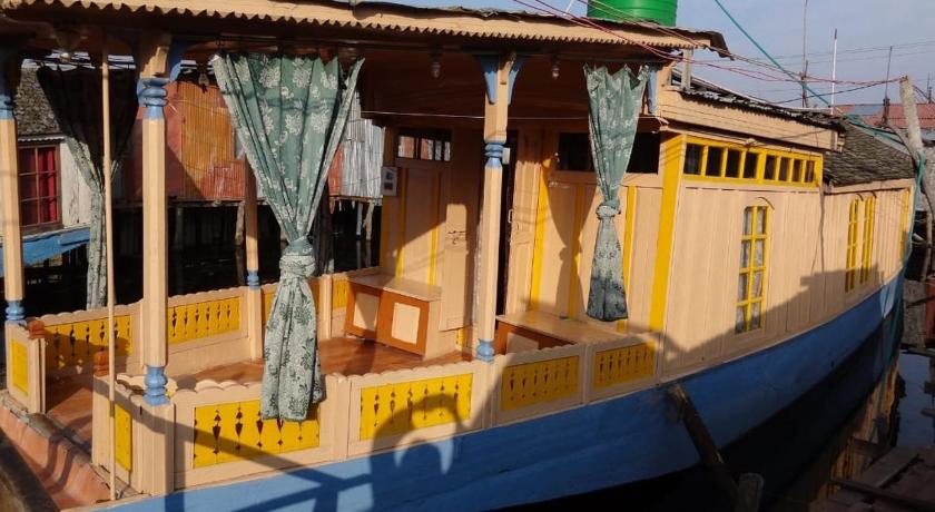 Houseboat Moon of Kashmir photo