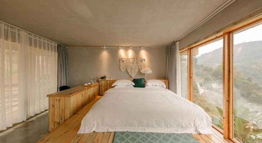 Image of Garden View King 12