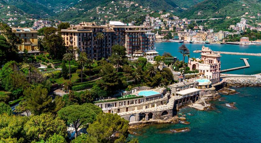 a city with a large body of water, Excelsior Palace Hotel in Rapallo