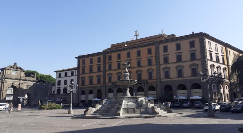 Palazzo Grandori Alloggi Turistici — Hotel in Viterbo