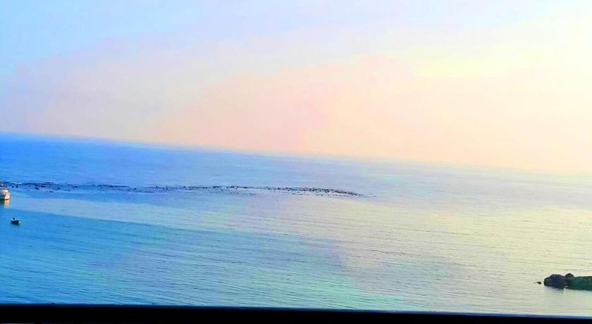 بقلب البحر - شقة فندقية تسع 5 افراد وطفل - الترا لوكس - واى فاى - باركينج — Hotel in Alexandria