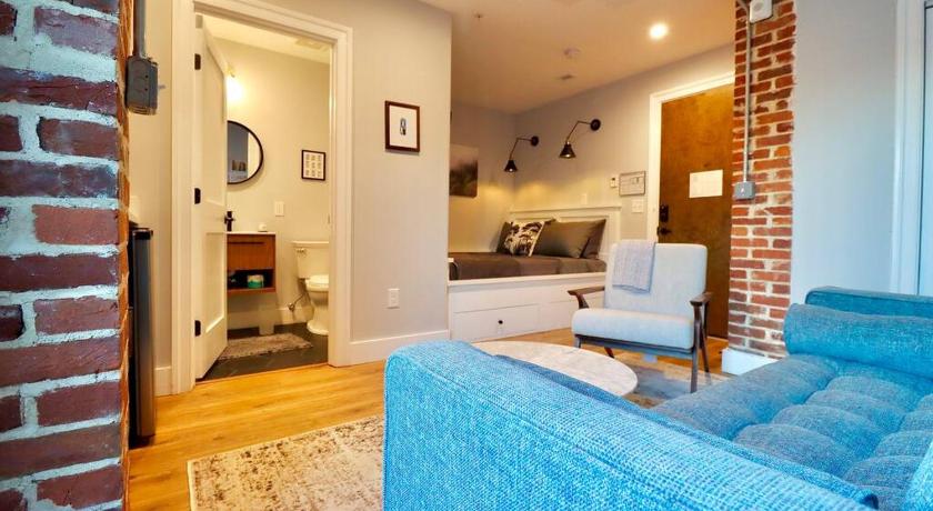 The Jefferson Suite at Prince Street Inn photo