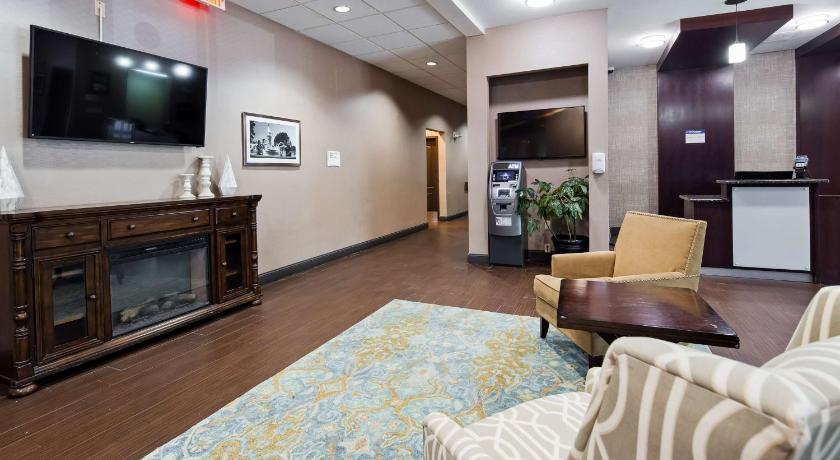 Best Western Plus Lee's Summit Hotel & Suites