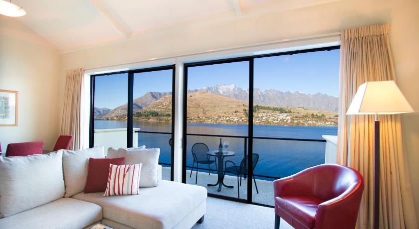 Image of 2-Bedroom Lake View Villa 10
