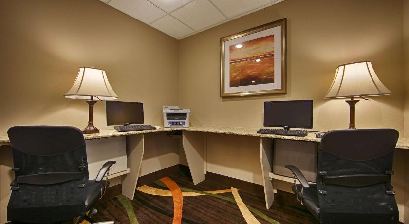 Best Western Plus Woodland Hills Hotel and Suites