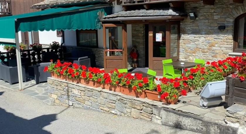 クールマイヨール Hotel Triolet 3つ星 ホテル レストラン