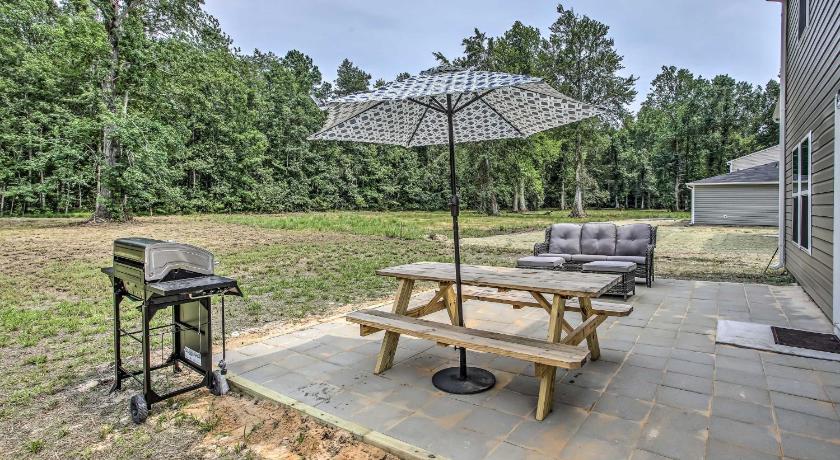 Modern Sunset Beach Rental - 2 Mi to Golfing! photo
