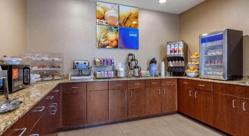 Comfort Inn & Suites Avera Southwest