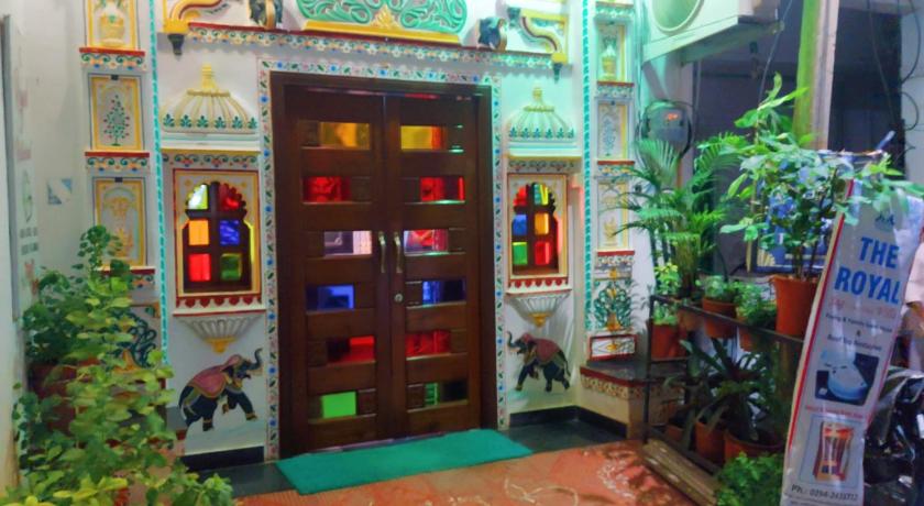 The Royal Lake View Villa — Hotel in Udaipur